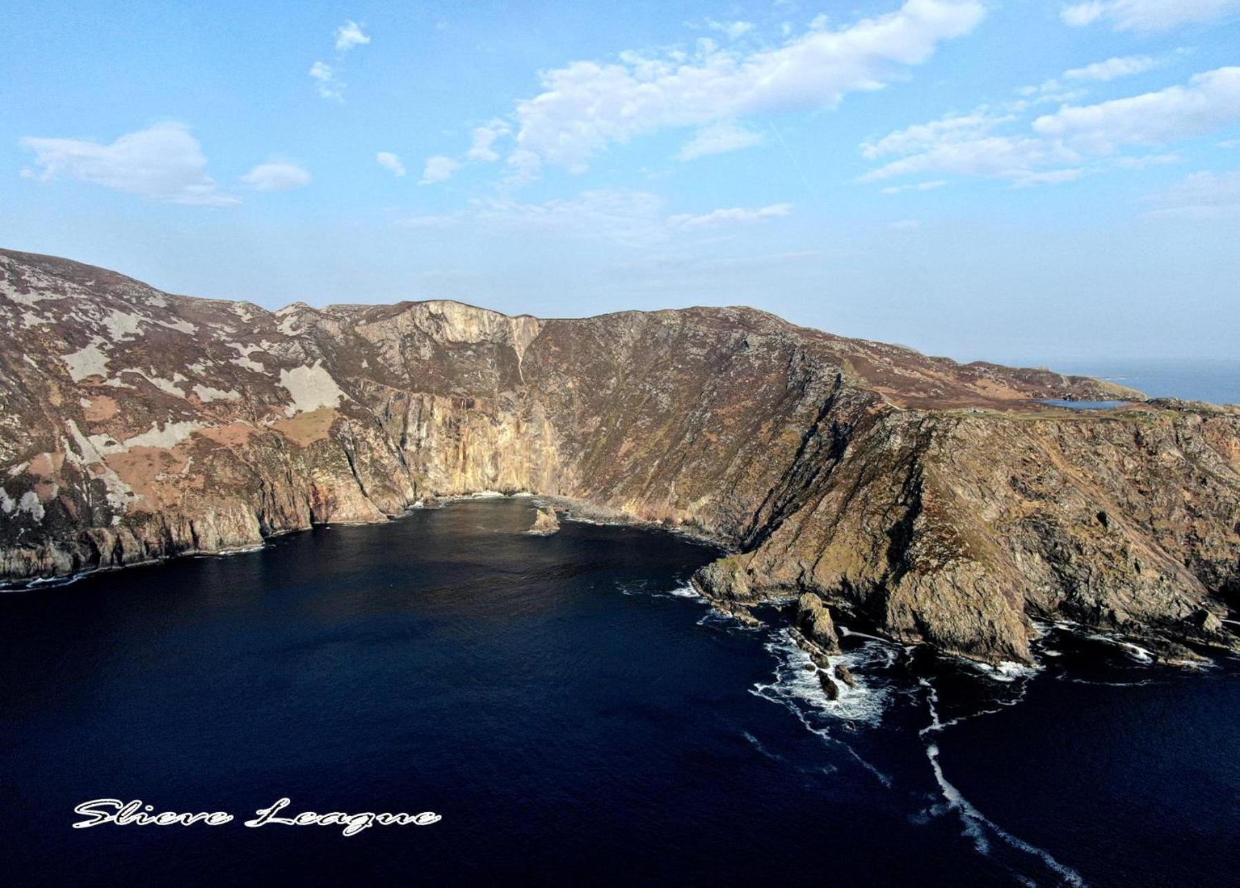 John Eoinin'S Bar And Accommodation Гленкалъмкил Екстериор снимка